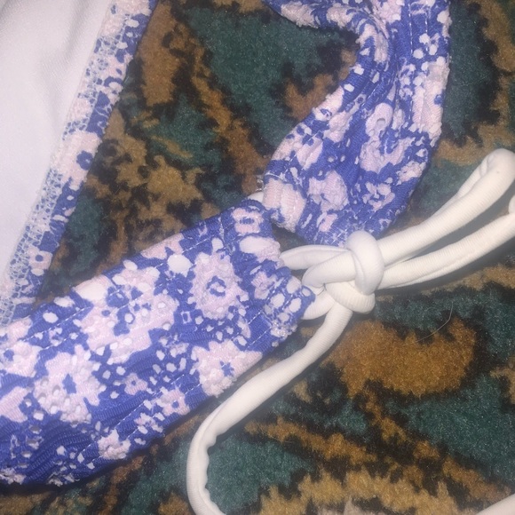 Floral string bikini set (both top and bottom) - Picture 4 of 10